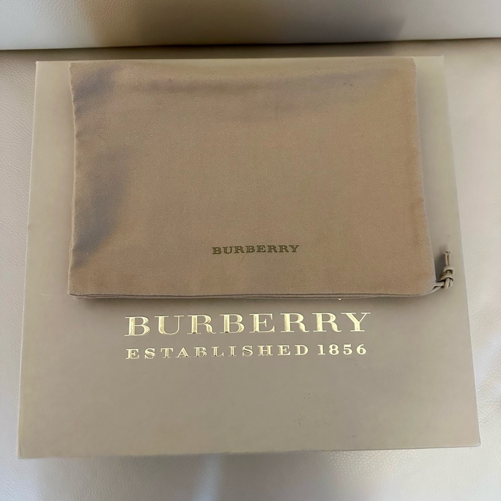 Burberry Black and Beige Ankle Booties They Are Beautiful But A Tad Small For Me - Picture 16 of 16